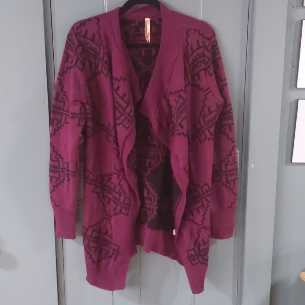 Magenta graphic open flowy cardigan